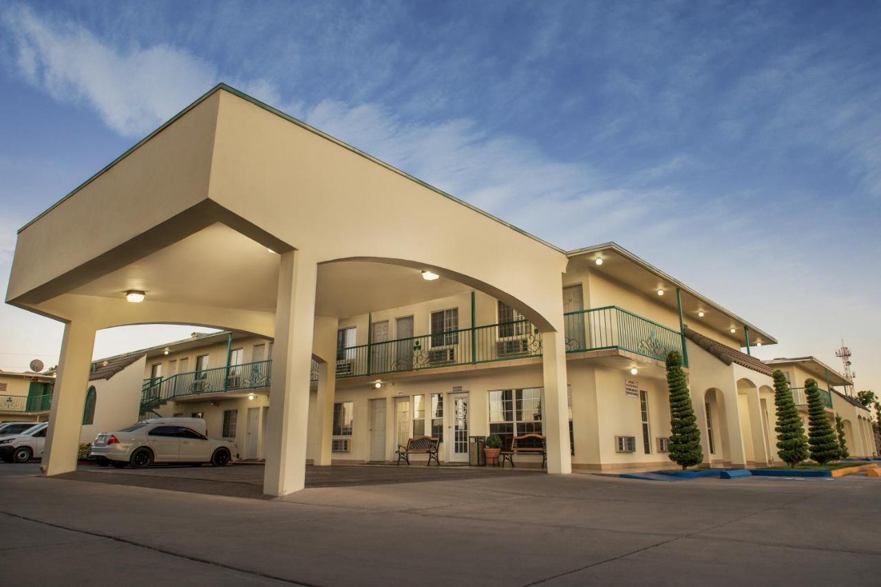 Hotel Trebol Inn Nuevo Casas Grandes Ngoại thất bức ảnh