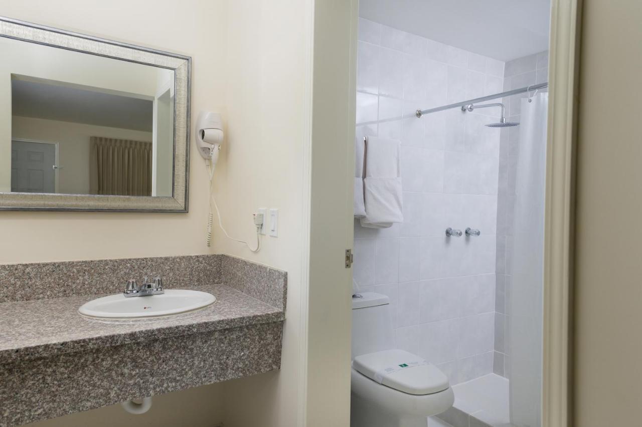 Hotel Trebol Inn Nuevo Casas Grandes Ngoại thất bức ảnh